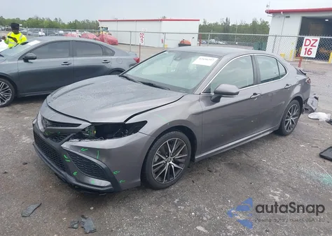 2022 Toyota Camry Se z USA, uszkodzony, nr VIN 4T1T11AKXNU640762
